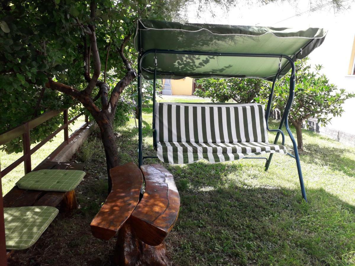 Apartmani Sara Trebin Dış mekan fotoğraf